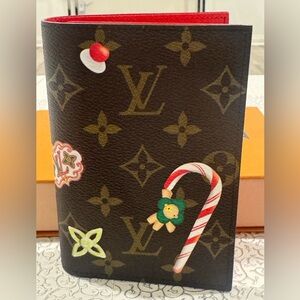 New/never used passport cover from Christmas Collection 2024 collection!